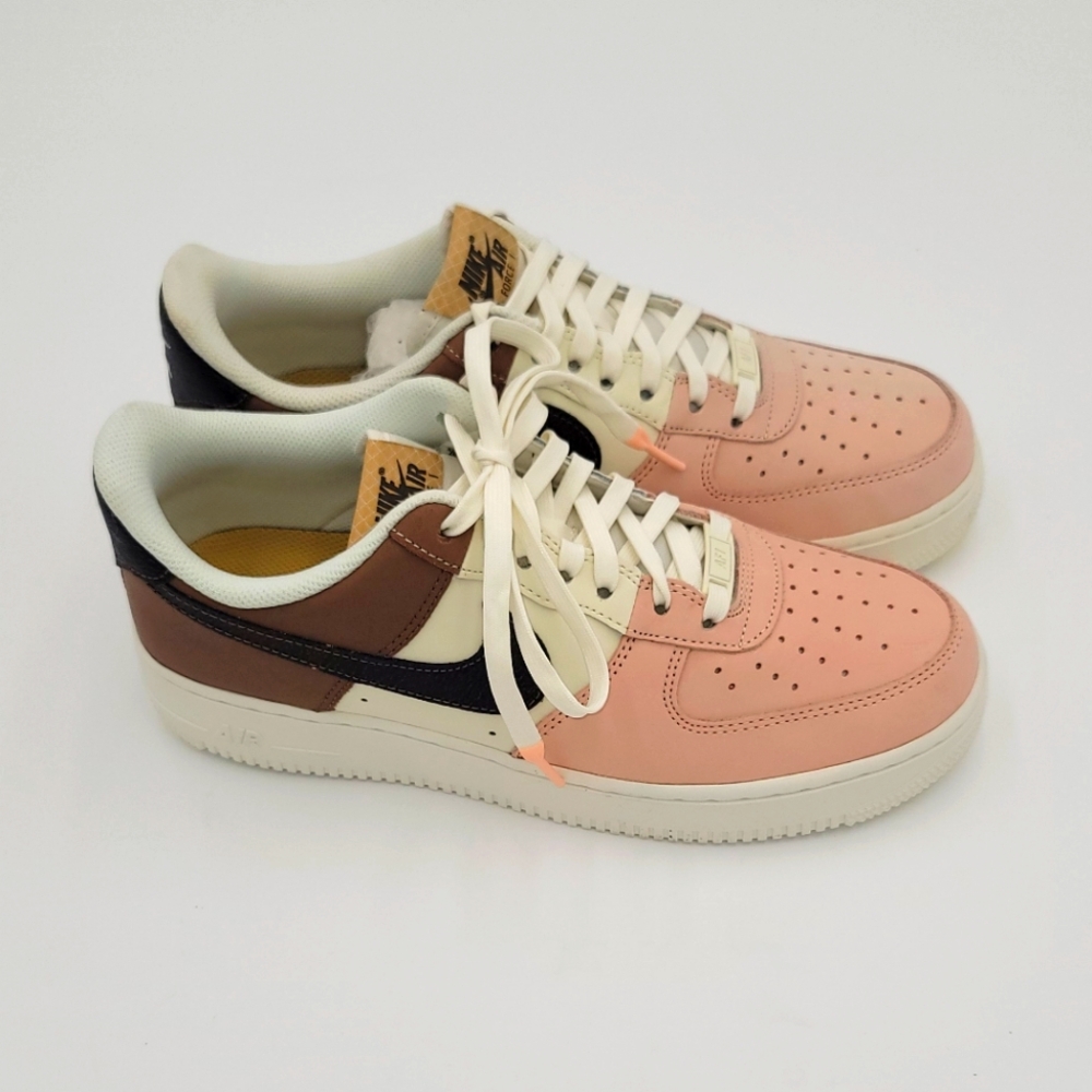 Nike Multicolor Sneakers with Comfort and Style